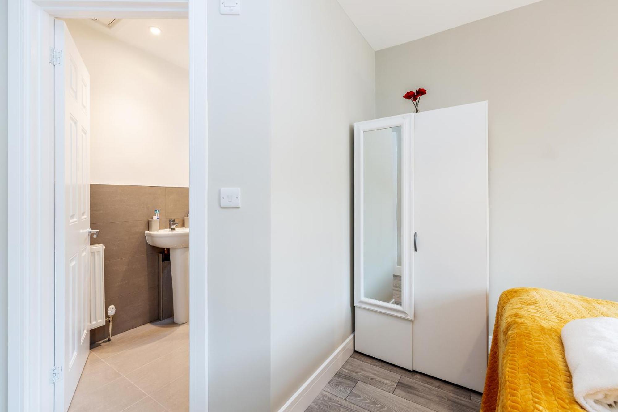 Dartford, Kent - Modern 2Bd 2Bath En-Suite Bungalow M25 Bluewater מראה חיצוני תמונה
