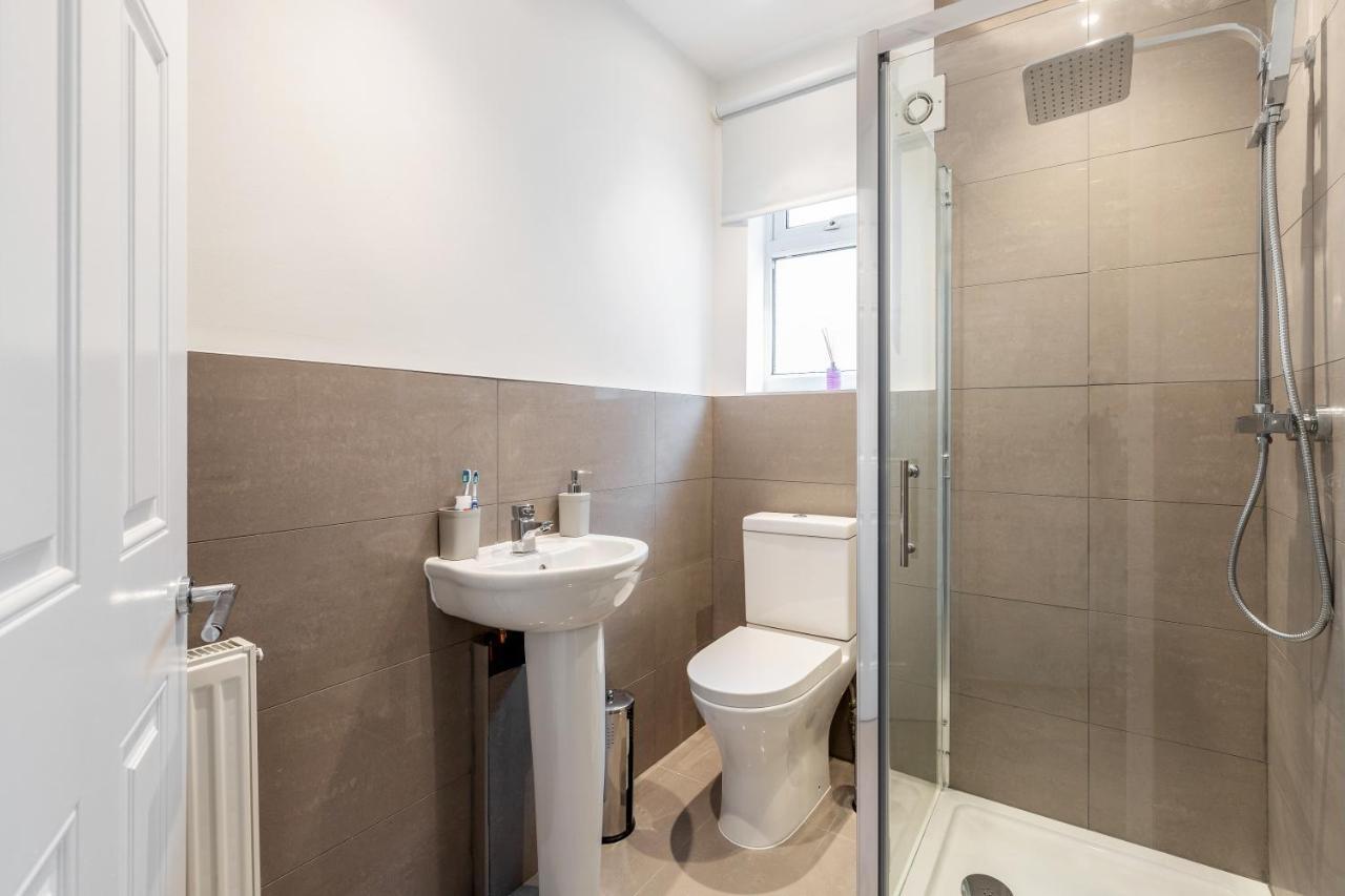 Dartford, Kent - Modern 2Bd 2Bath En-Suite Bungalow M25 Bluewater מראה חיצוני תמונה