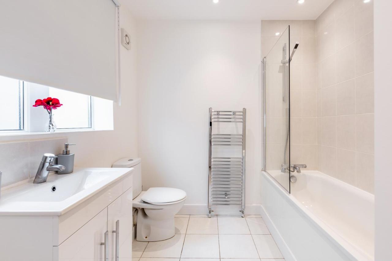 Dartford, Kent - Modern 2Bd 2Bath En-Suite Bungalow M25 Bluewater מראה חיצוני תמונה